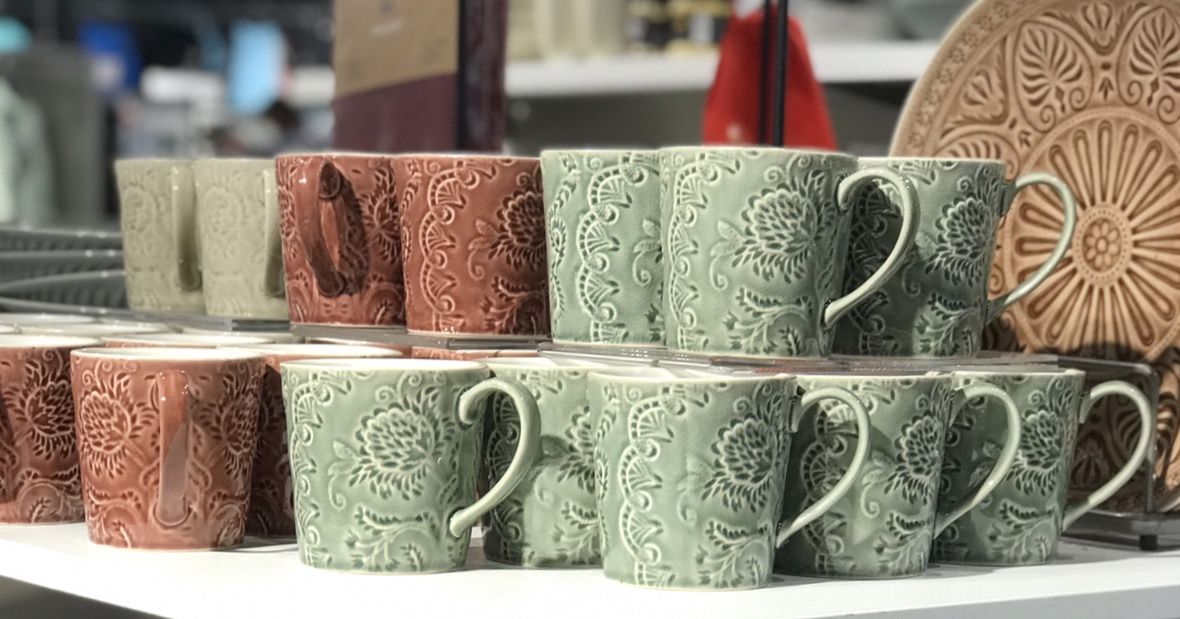 Porcellane romanticamente nostalgiche di Manor