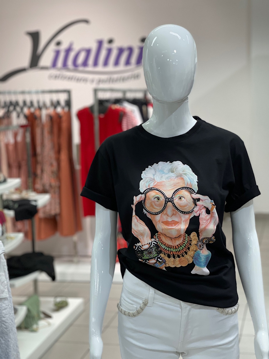 T-shirt stampa ritratto Iris Apfel - Magazine Centro Breggia